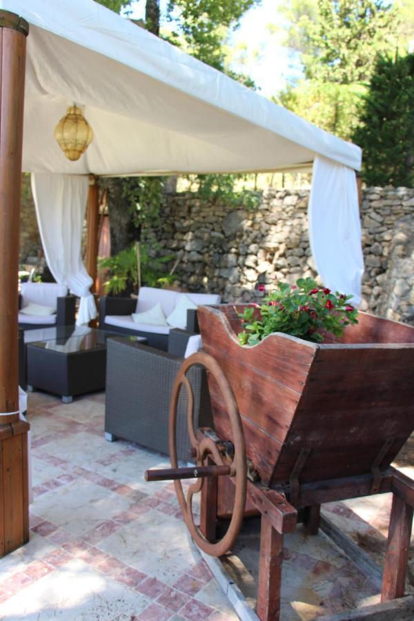 La Petite Auberge Tourtour Esterno foto